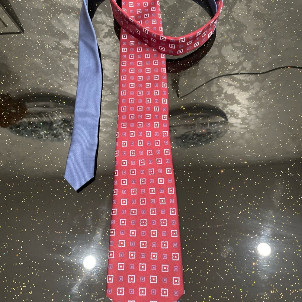 Tommy Hilfiger Burgundy Geometric Patterned Silk Men's Tie.